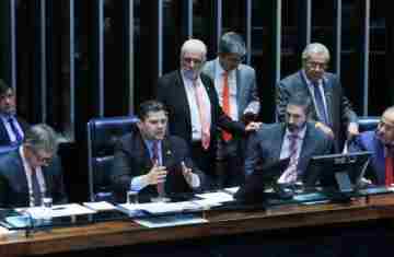  Senado aprova PEC que inclui guarda municipal na segurança pública 